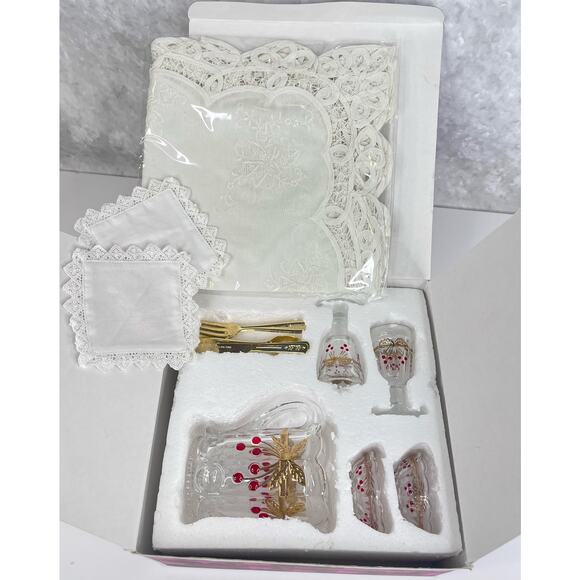 American Girl PC Samantha VICTORIAN LEMONADE SET Mosser Glass Tablecloth Napkins - Picture 7 of 11